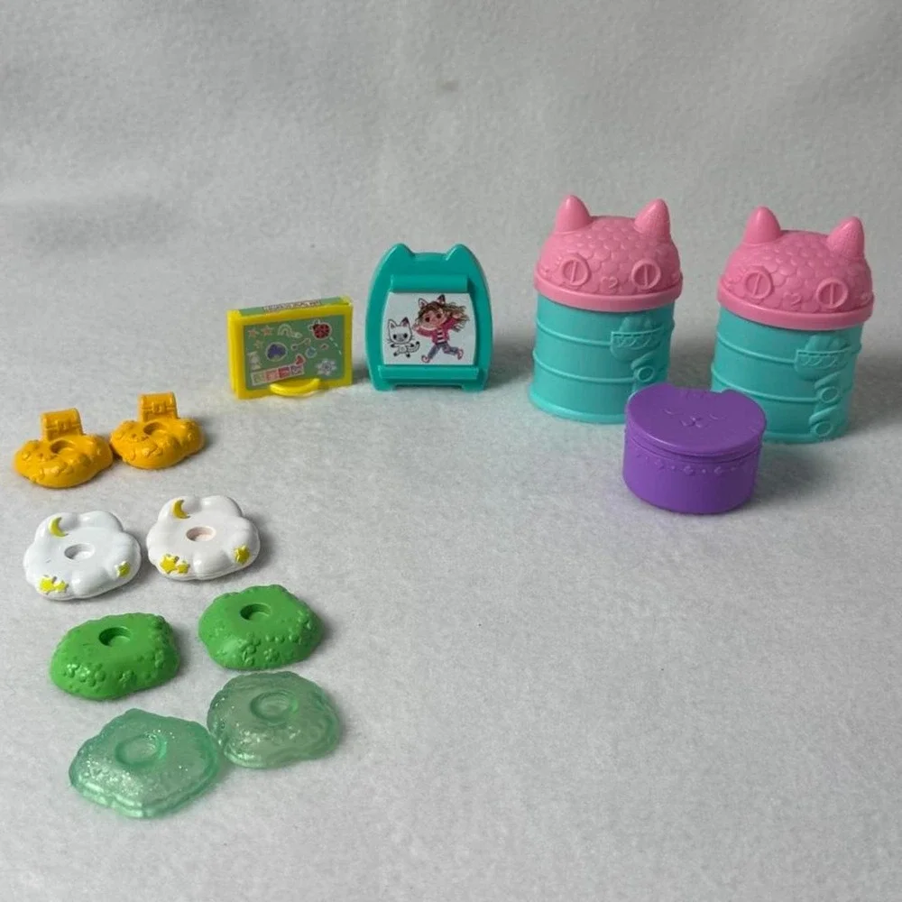 Gabby's Dollhouse Accessories Lot Storage Bins TV Shoes Room Pieces Toys